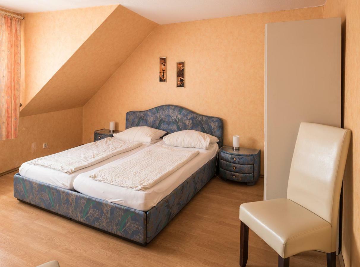 Gaestezimmer Strauss Kottenheim Екстер'єр фото